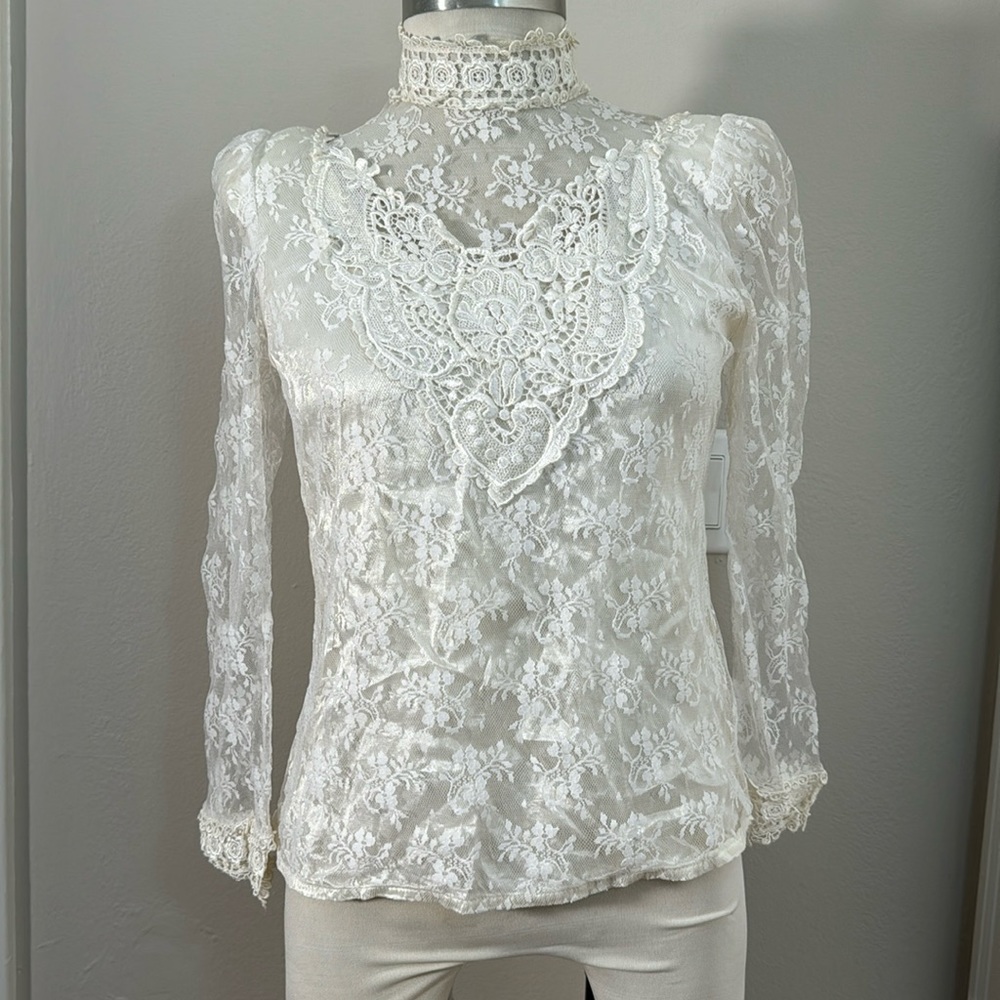 Scott McClintock Vintage Victorian Ivory Lace Padded Shoulder Puff Blouse